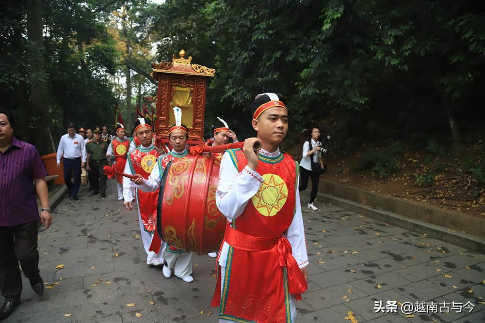 最新锣鼓队服装，团队风采与时尚魅力的绝妙融合