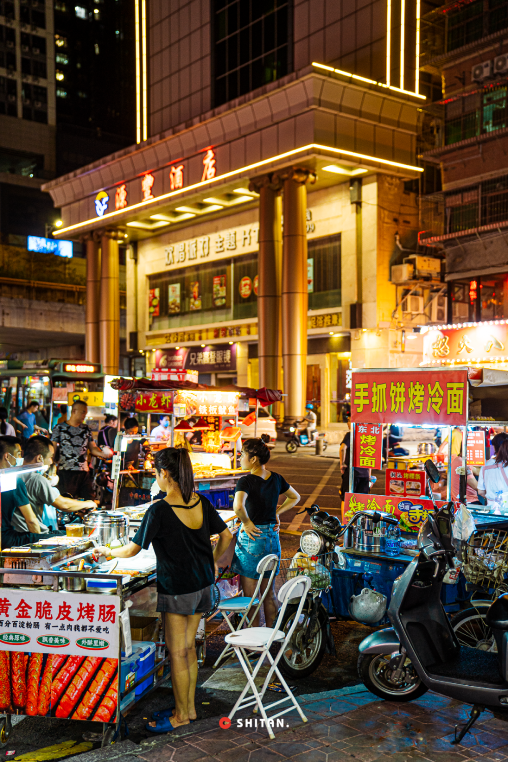 深圳地摊夜市繁华盛景重现