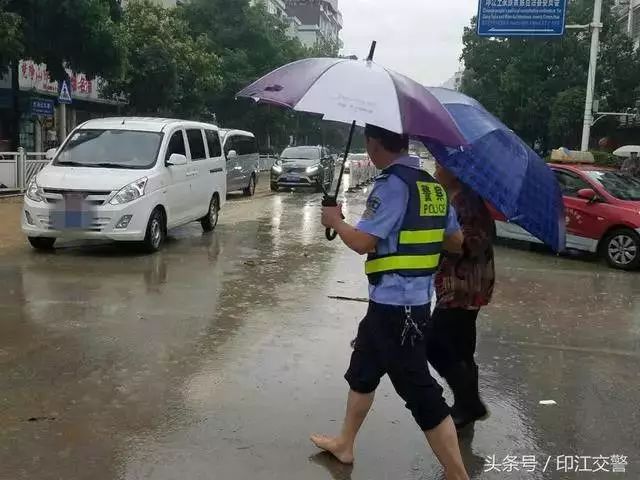 交警新制服亮相，现代警务风采展现