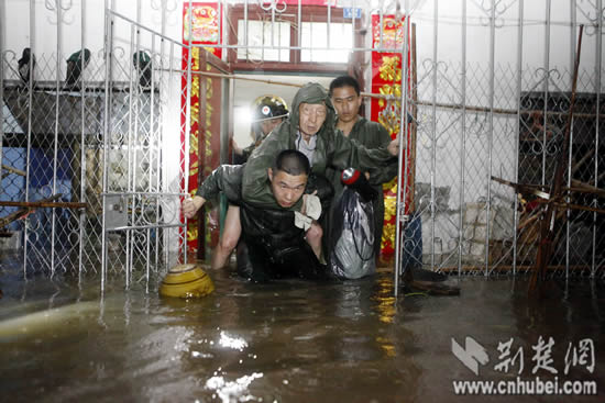 黄冈暴雨来袭，全力应对保障安全，最新消息更新